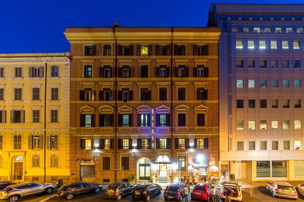 Hotel Dei Mille Рим Экстерьер фото
